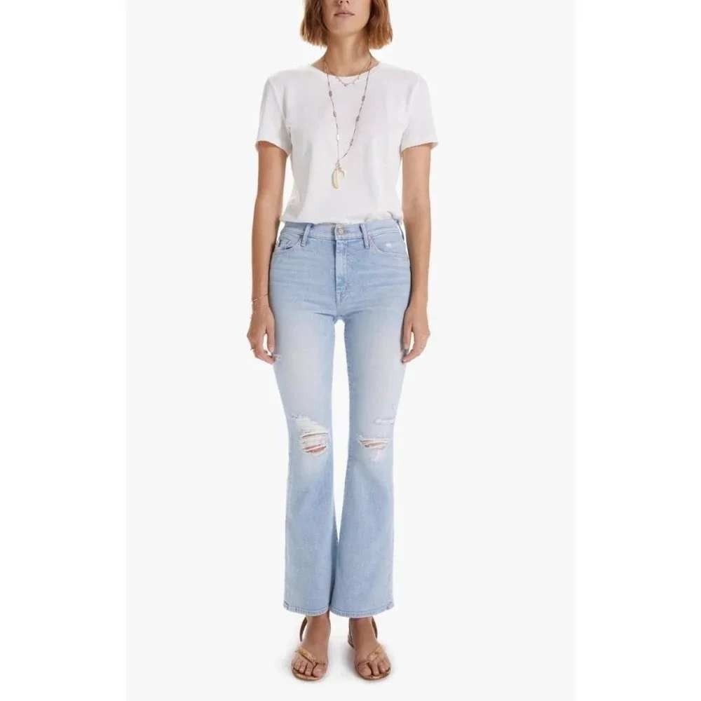 MOTHER The Weekender Flare Jeans Free Hugs Light Wash Distressed Denim Size 25 - Picture 3 of 10